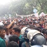 সচিবালয়ের সামনে শিক্ষার্থীদের সঙ্গে আইনশৃঙ্খলা বাহিনীর সংঘর্ষ