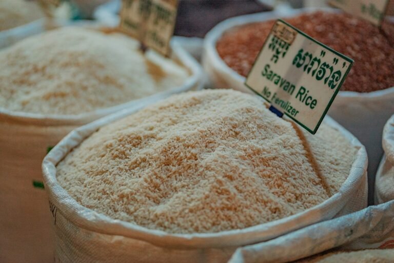 চট্টগ্রামে ওএমএস চাল-আটা আত্মসাৎ: ডিলারের বরাদ্দ স্থগিত ও ২৯ হাজার টাকা জরিমানা